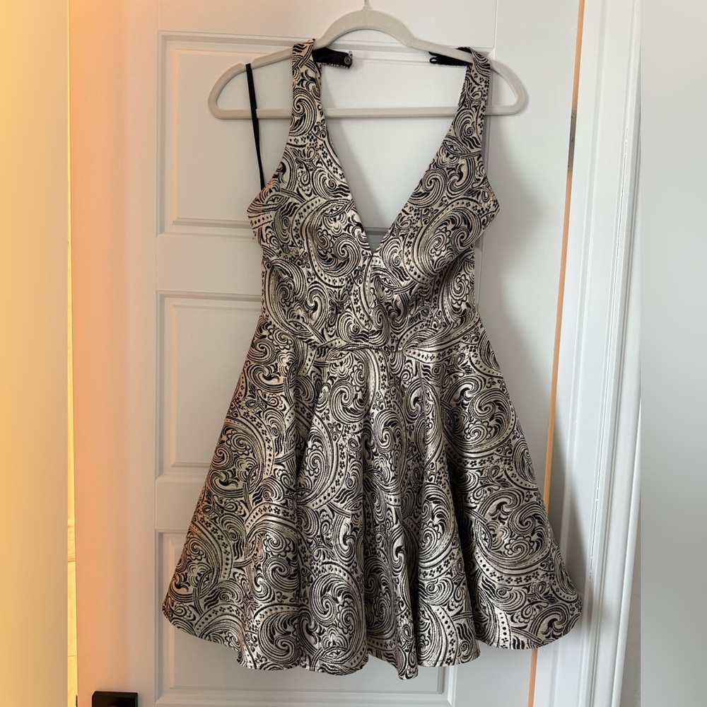 Bebe size 4 cocktail dress